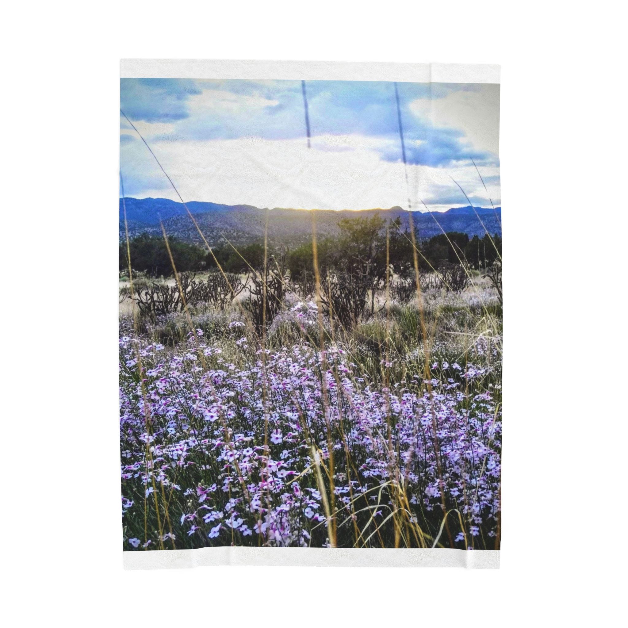 Cozy Velveteen Blanket - Floral Landscape, Soft Throw for Home Decor, Gift for Nature Lovers, Perfect for Cozy Evenings, Great for All [...]