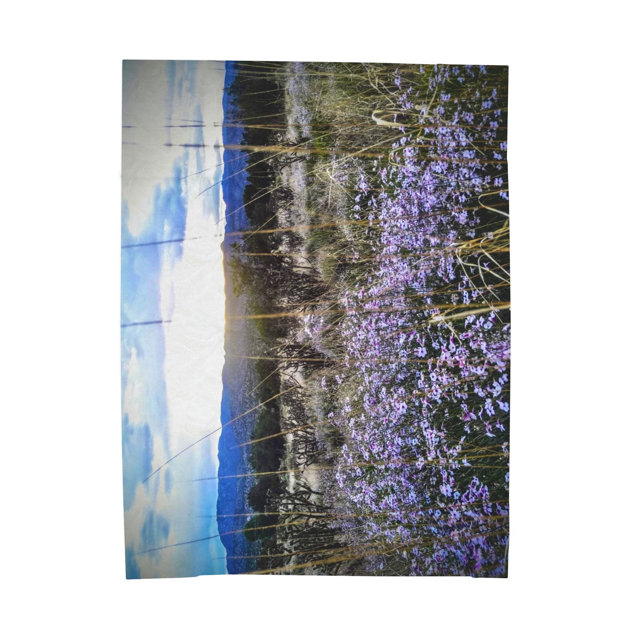 Cozy Floral Velveteen Blanket - Soft Throw for Home Decor, Gift for Her, Bedroom Accent, Comfort for All Seasons