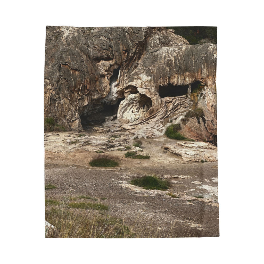 Cozy Velveteen Plush Blanket, Soft Throw for Home Decor, Perfect Gift for Birthdays, Holidays, and Relaxation