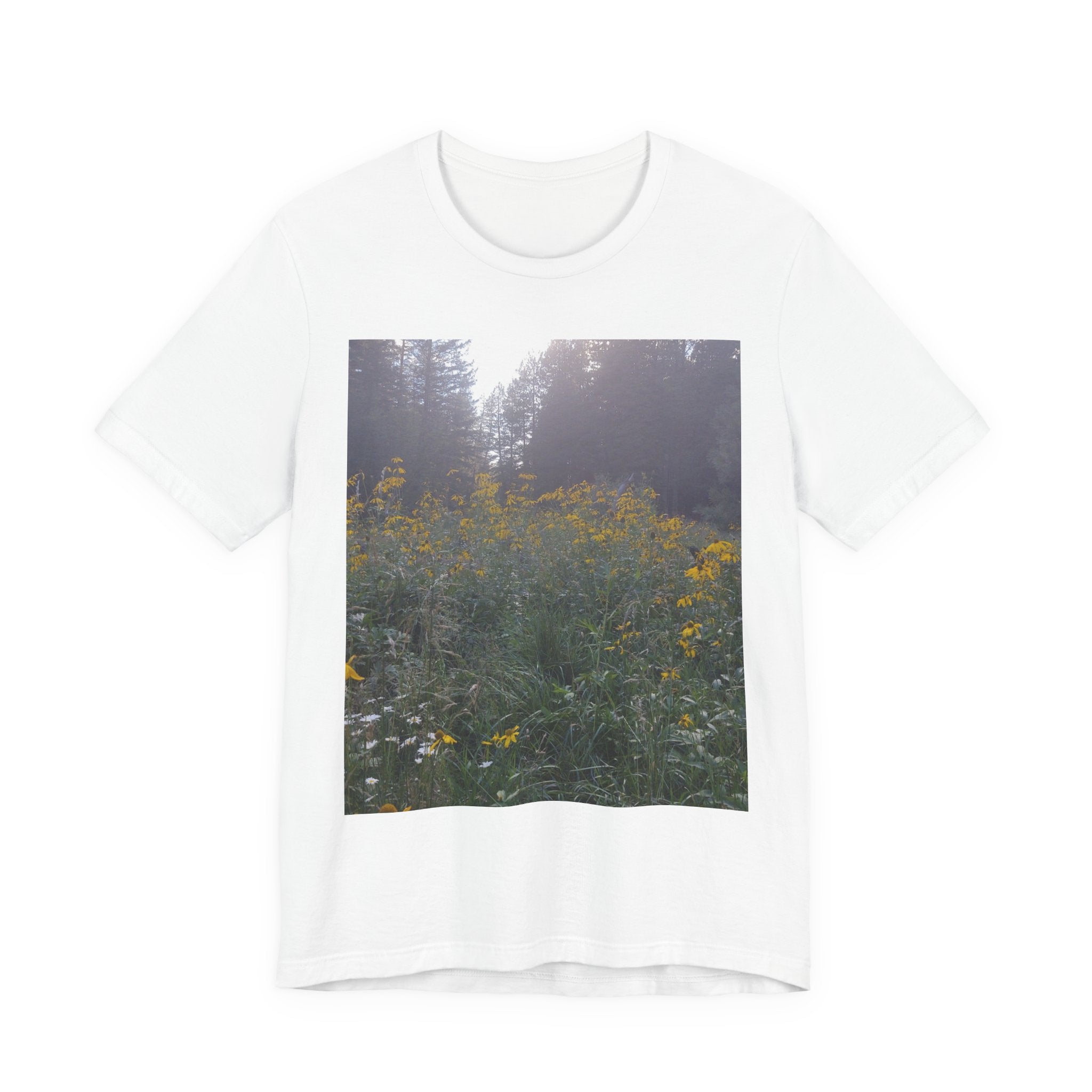 Nature-Inspired Unisex Tee - Perfect for Nature Lovers, Summer Outings, Outdoor Events, Gifts for Friends, Eco-Conscious Fashion