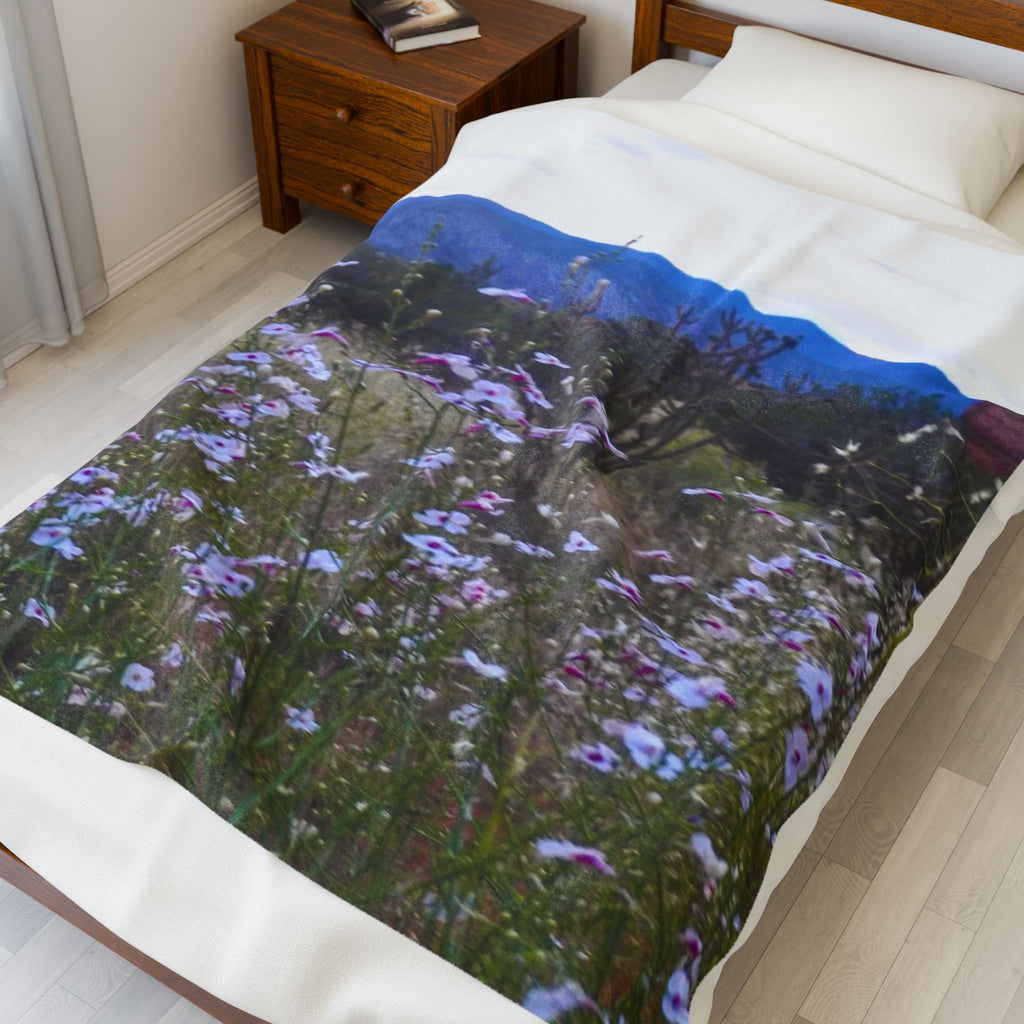 Cozy Velveteen Plush Blanket - Floral Design, Soft Throw, Home Decor, Gift for Her, Camping Companion