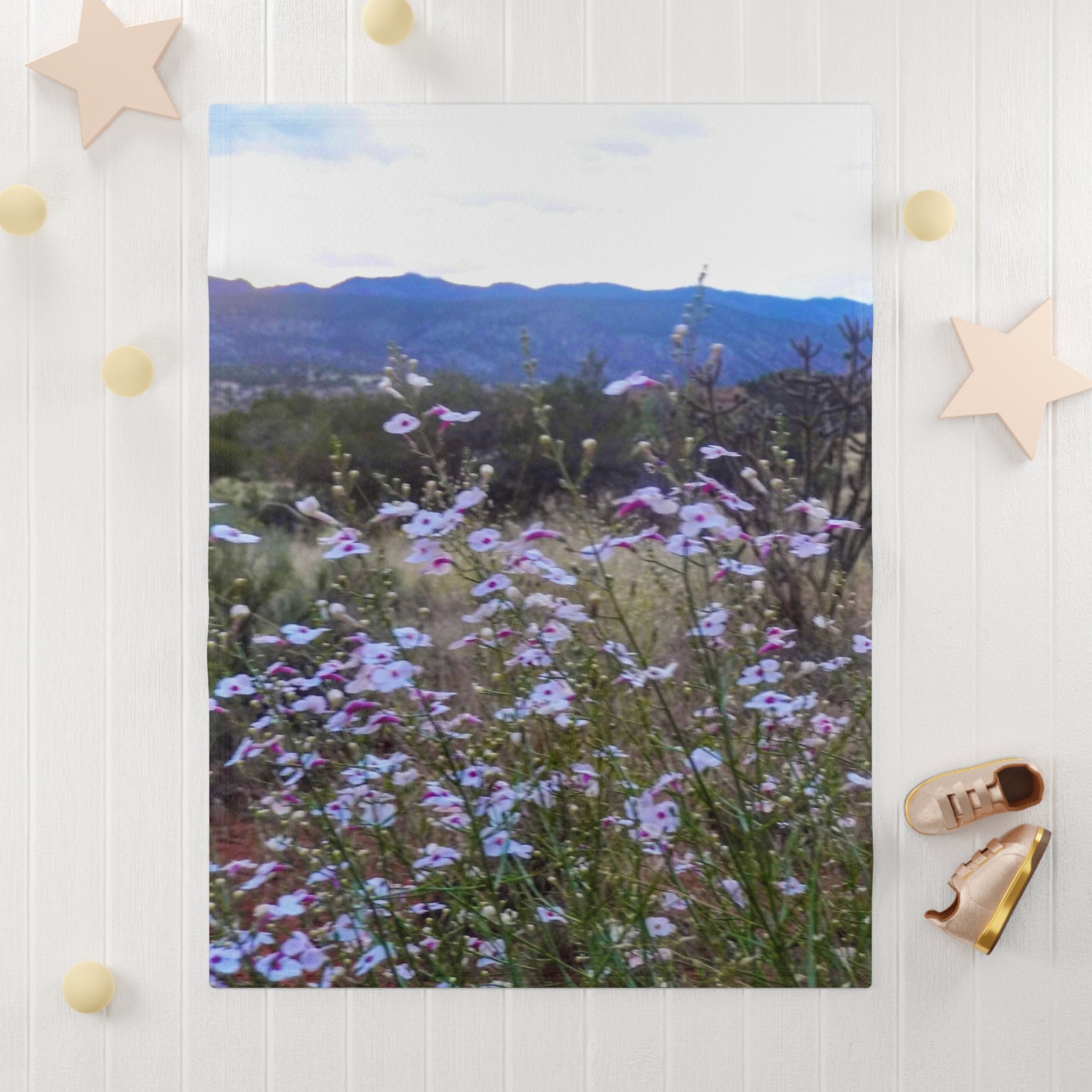 Floral Soft Fleece Baby Blanket, Nursery Decor, Baby Shower Gift, Lightweight and Cozy, Perfect for Newborns