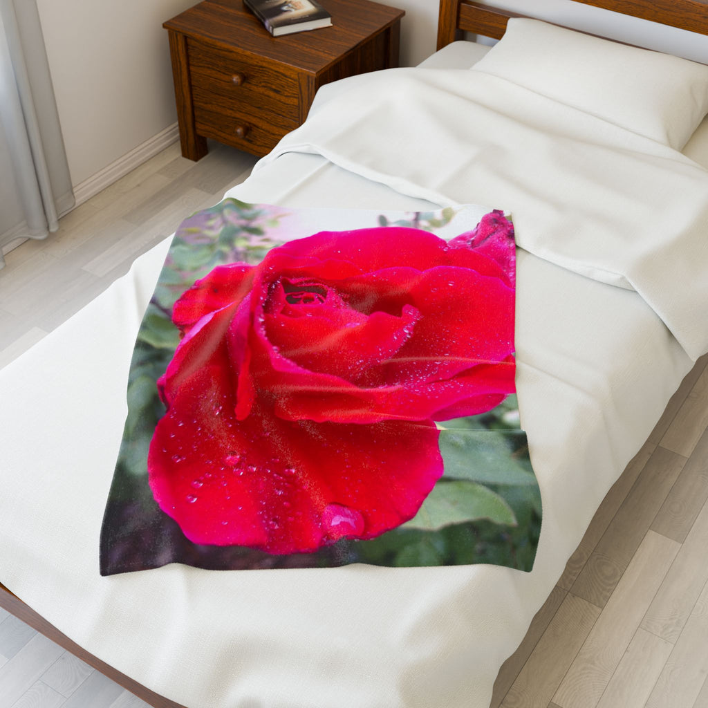 Cozy Floral Velveteen Plush Blanket - Perfect for Relaxation, Home Décor, Gifts, and Special Occasions