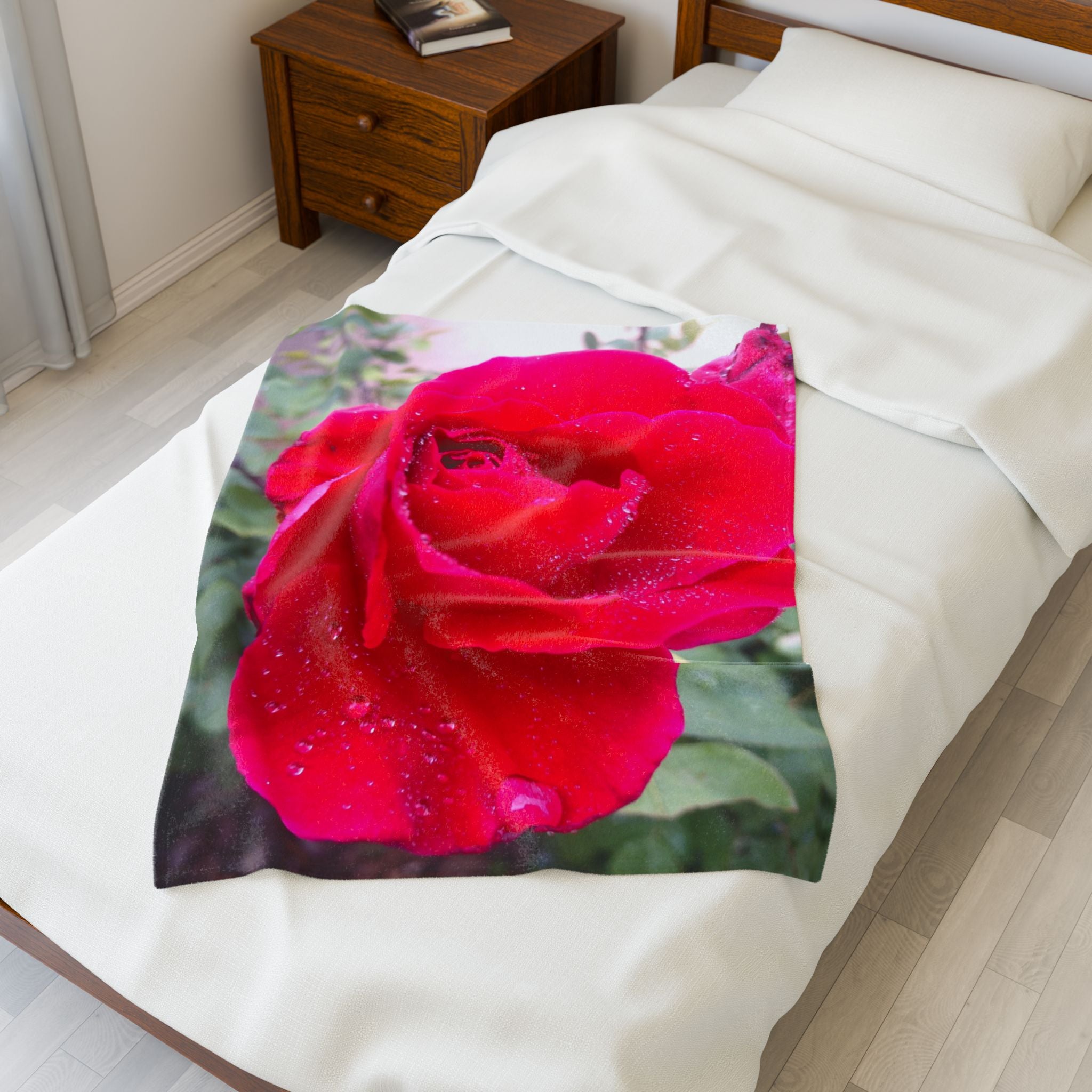 Cozy Floral Velveteen Plush Blanket - Perfect for Relaxation, Home Décor, Gifts, and Special Occasions