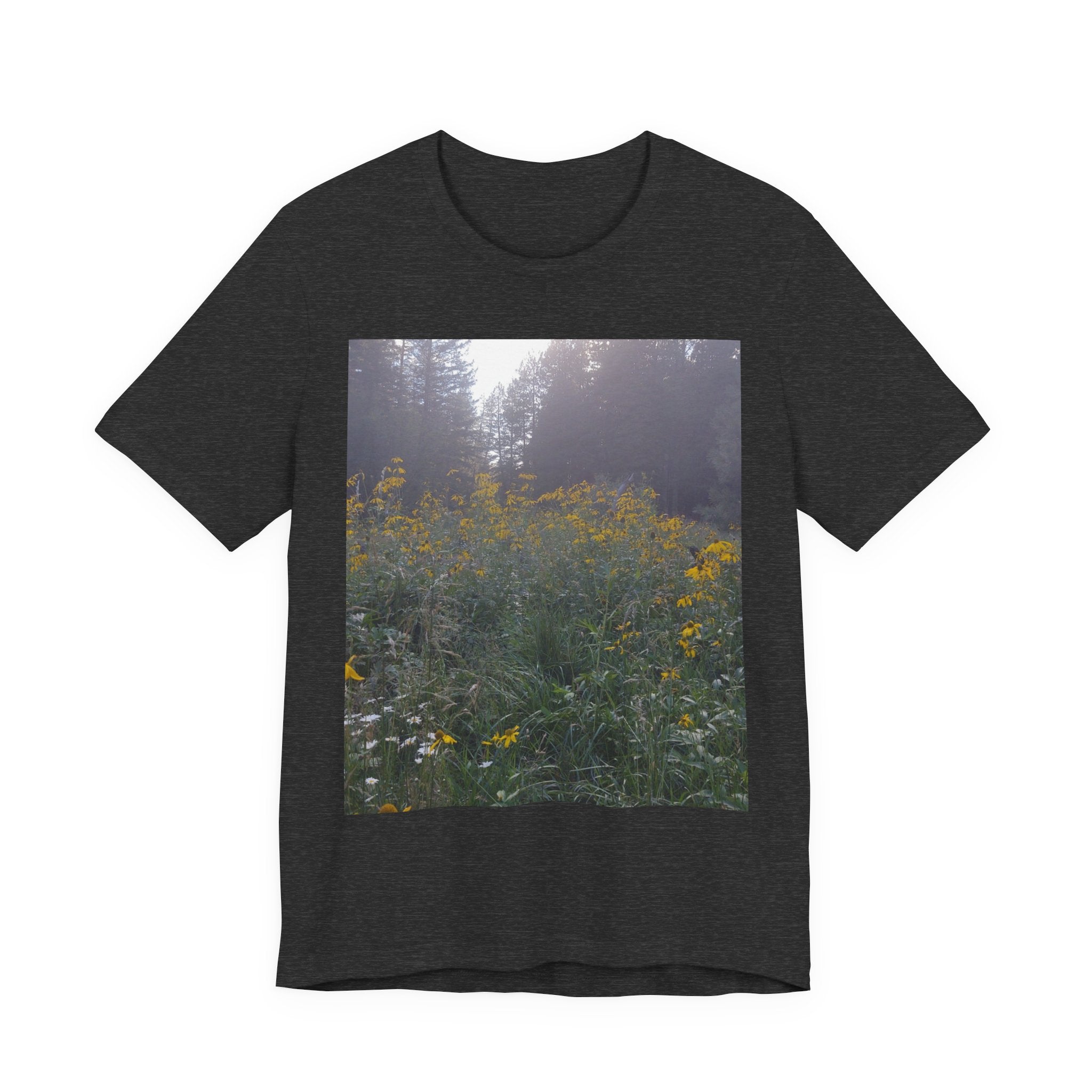 Nature-Inspired Unisex Tee - Perfect for Nature Lovers, Summer Outings, Outdoor Events, Gifts for Friends, Eco-Conscious Fashion