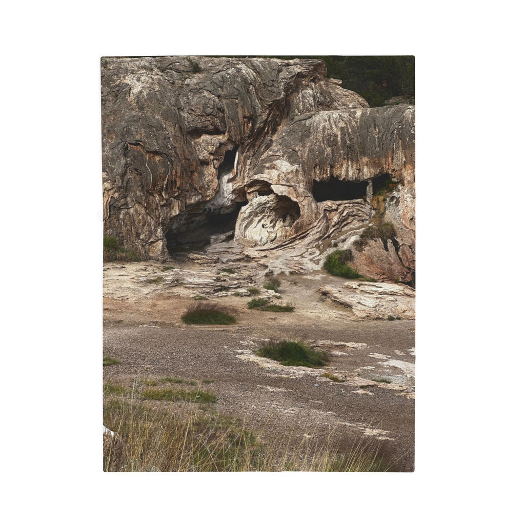 Cozy Velveteen Plush Blanket, Soft Throw for Home Decor, Perfect Gift for Birthdays, Holidays, and Relaxation