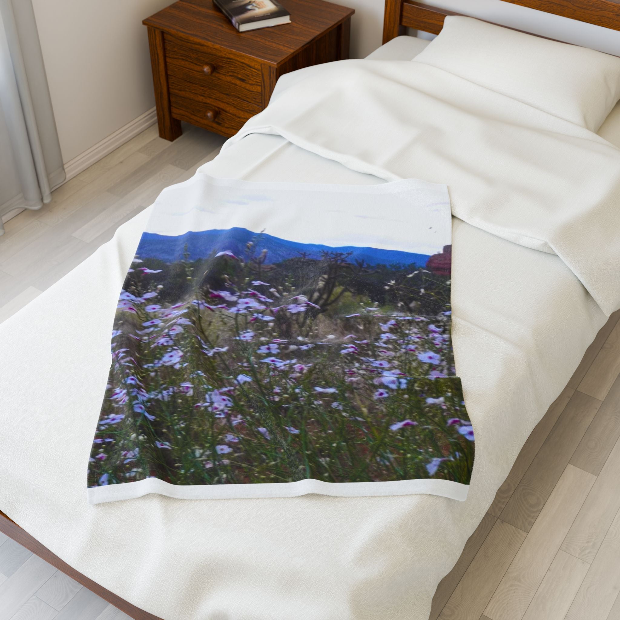 Cozy Velveteen Plush Blanket - Floral Design, Soft Throw, Home Decor, Gift for Her, Camping Companion