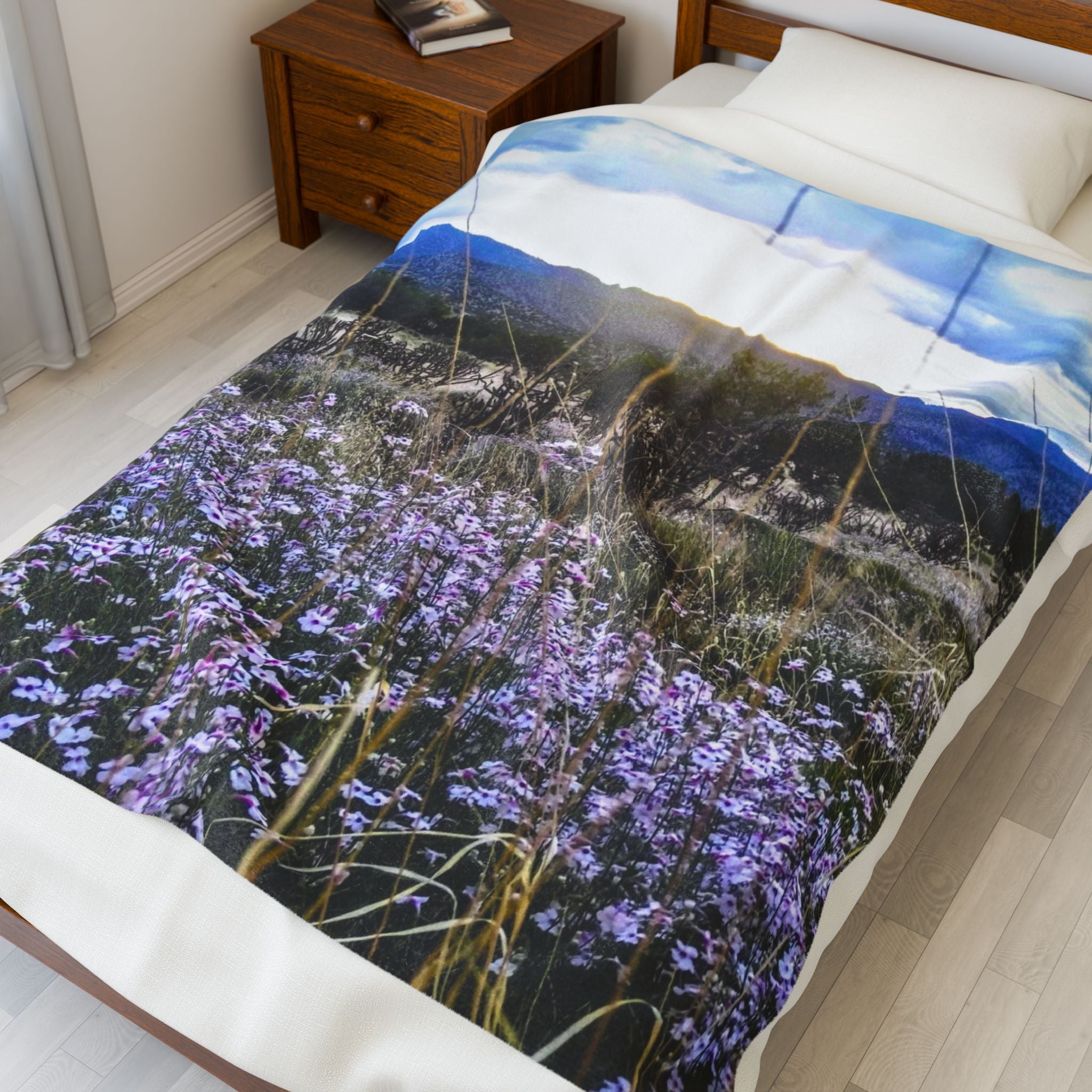 Cozy Velveteen Blanket - Floral Landscape, Soft Throw for Home Decor, Gift for Nature Lovers, Perfect for Cozy Evenings, Great for All [...]