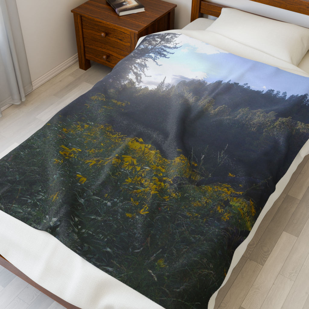 Nature-Inspired Velveteen Plush Blanket | Cozy Throw for Home Decor, Gifts, Outdoor Lovers, Picnics, and Relaxation