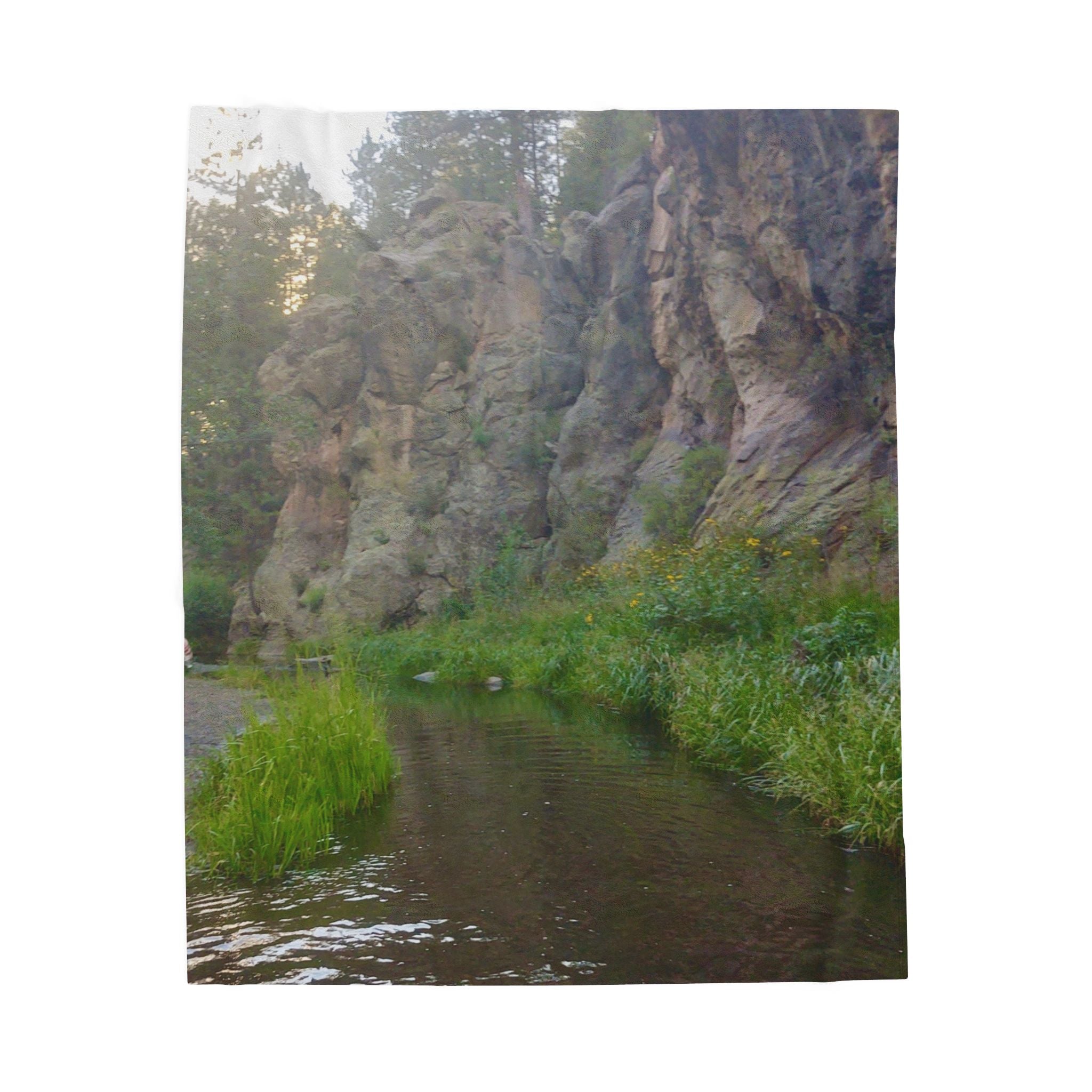 Cozy Nature-Inspired Velveteen Plush Blanket, Soft Throw for Home Decor, Perfect Gift for All Occasions, Camping Decor, Relaxation