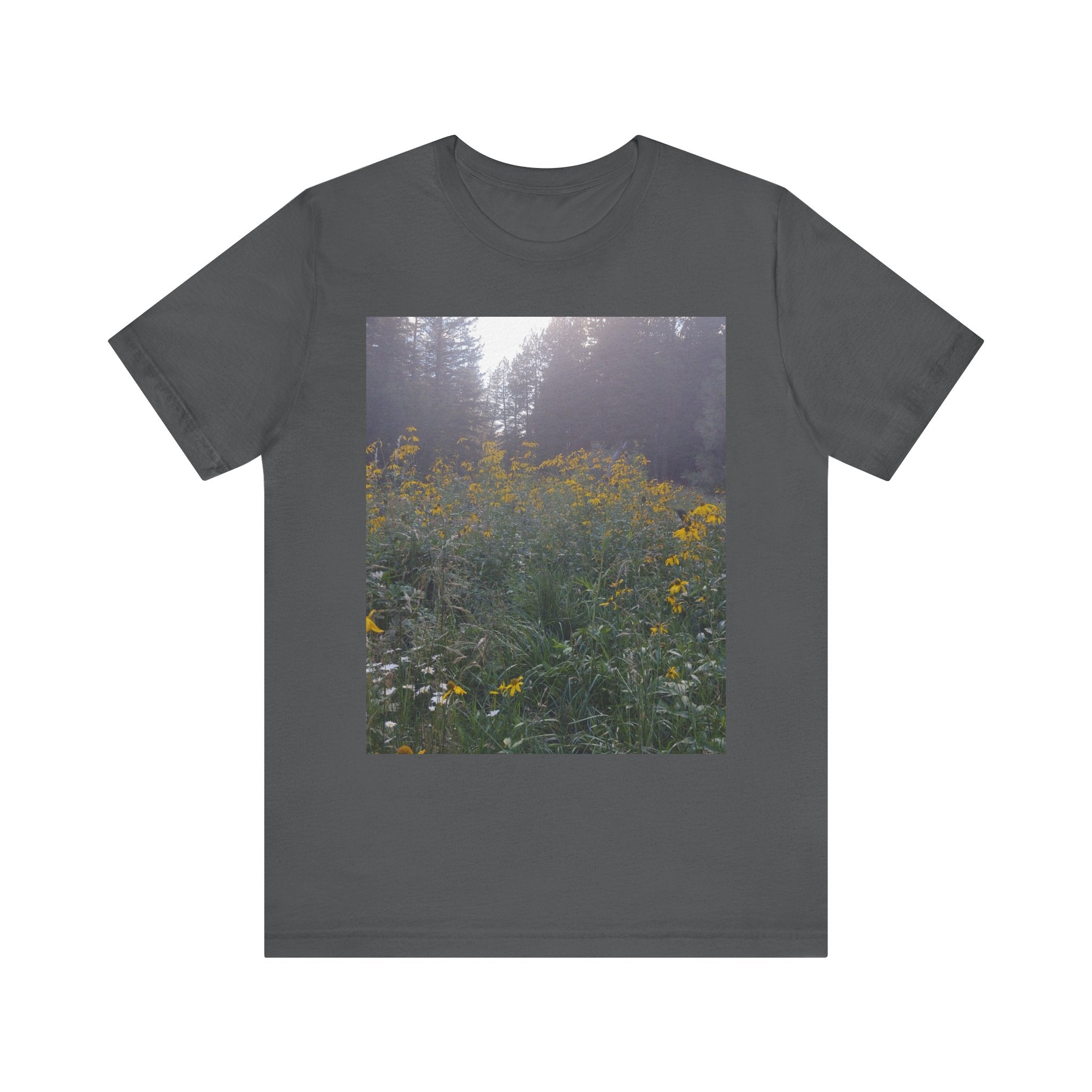 Nature-Inspired Unisex Tee - Perfect for Nature Lovers, Summer Outings, Outdoor Events, Gifts for Friends, Eco-Conscious Fashion