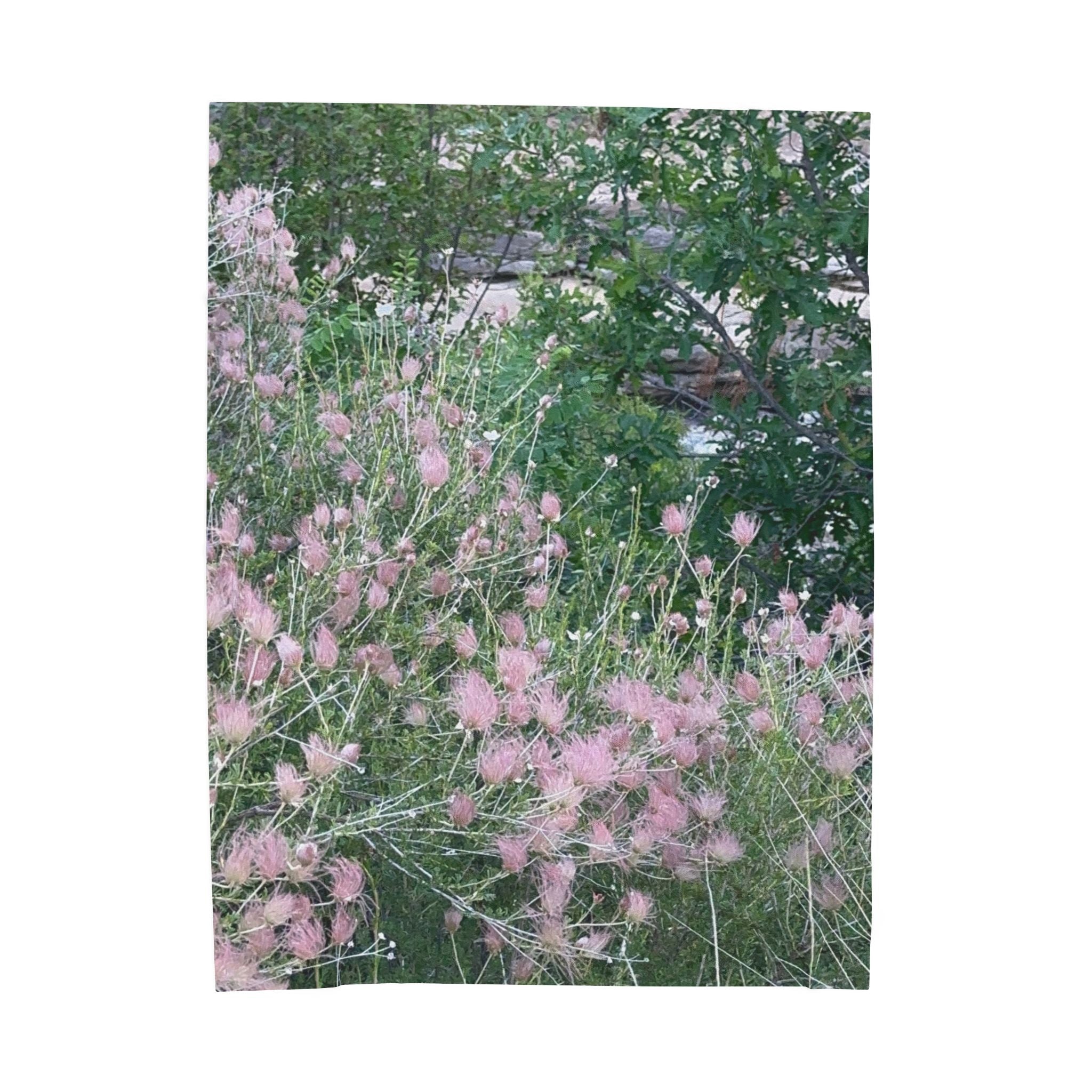 Soft Floral Velveteen Blanket – Cozy Home Décor, Gift for Nature Lovers, Elegant Throw for Relaxation, Pink Floral Design