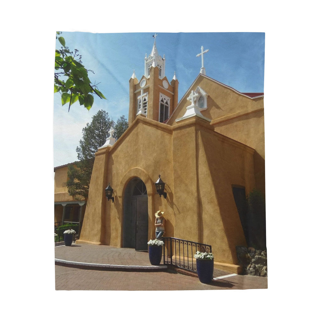 Cozy Velveteen Plush Blanket for Home Decor, Relaxation, Perfect Gift for All Seasons, Soft Throw, Warm Snuggle for Winter Nights, [...]