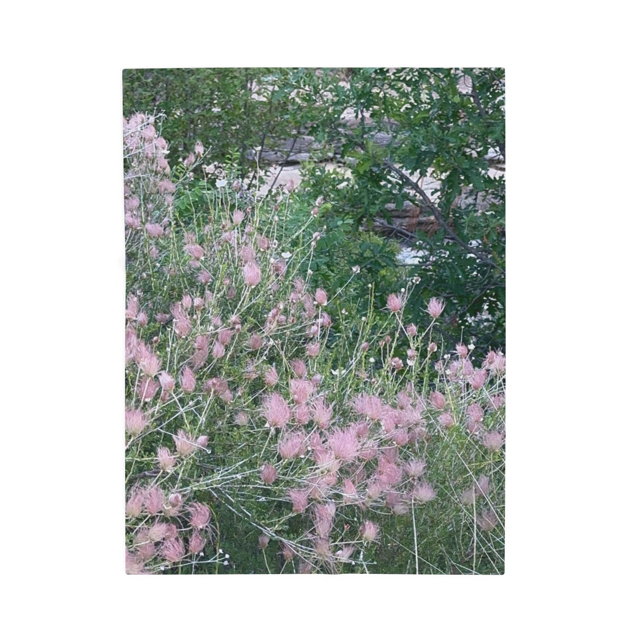 Soft Floral Velveteen Blanket – Cozy Home Décor, Gift for Nature Lovers, Elegant Throw for Relaxation, Pink Floral Design