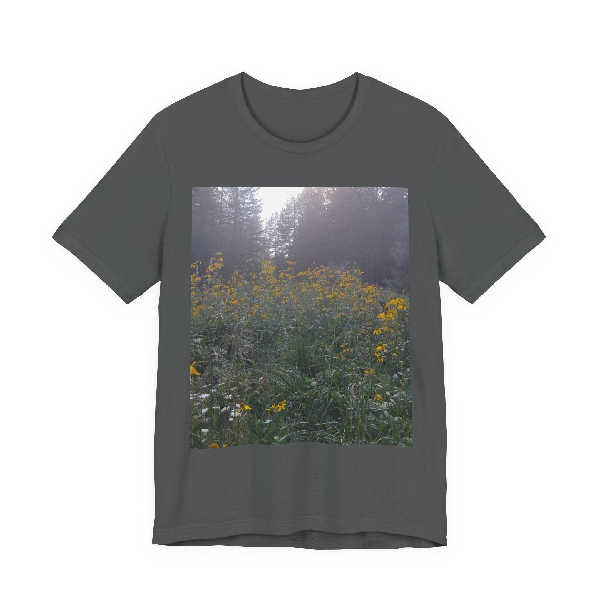 Nature-Inspired Unisex Tee - Perfect for Nature Lovers, Summer Outings, Outdoor Events, Gifts for Friends, Eco-Conscious Fashion