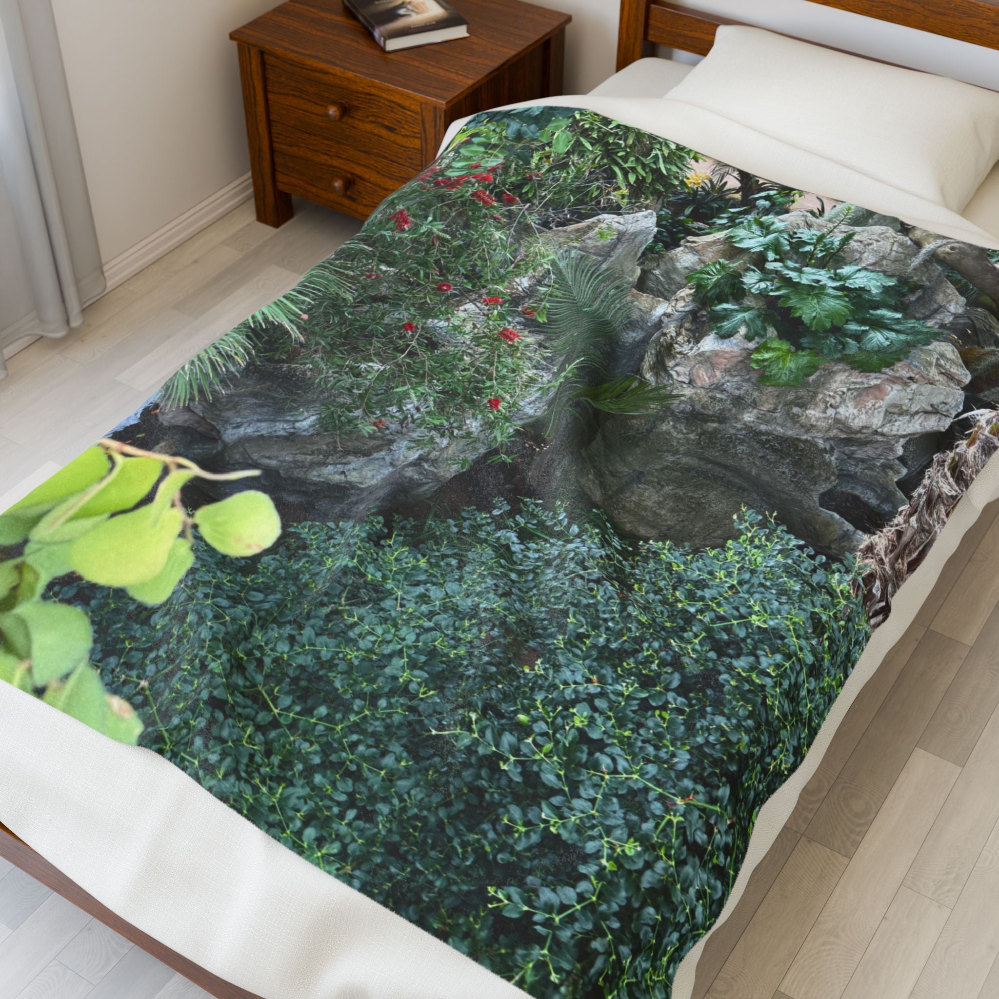 Cozy Garden Velveteen Plush Blanket - Perfect for Home Decor, Gift Giving, Cozy Nights, Nursery, and Outdoor Picnics