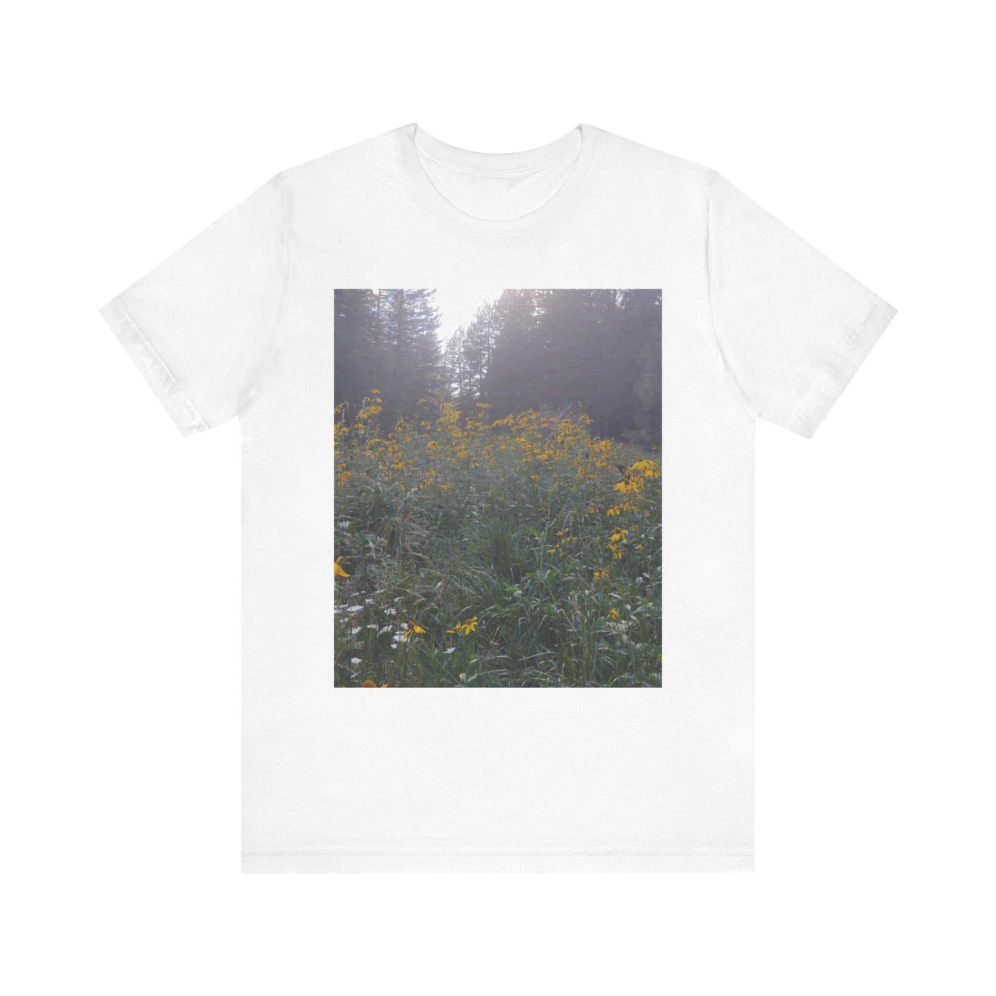 Nature-Inspired Unisex Tee - Perfect for Nature Lovers, Summer Outings, Outdoor Events, Gifts for Friends, Eco-Conscious Fashion