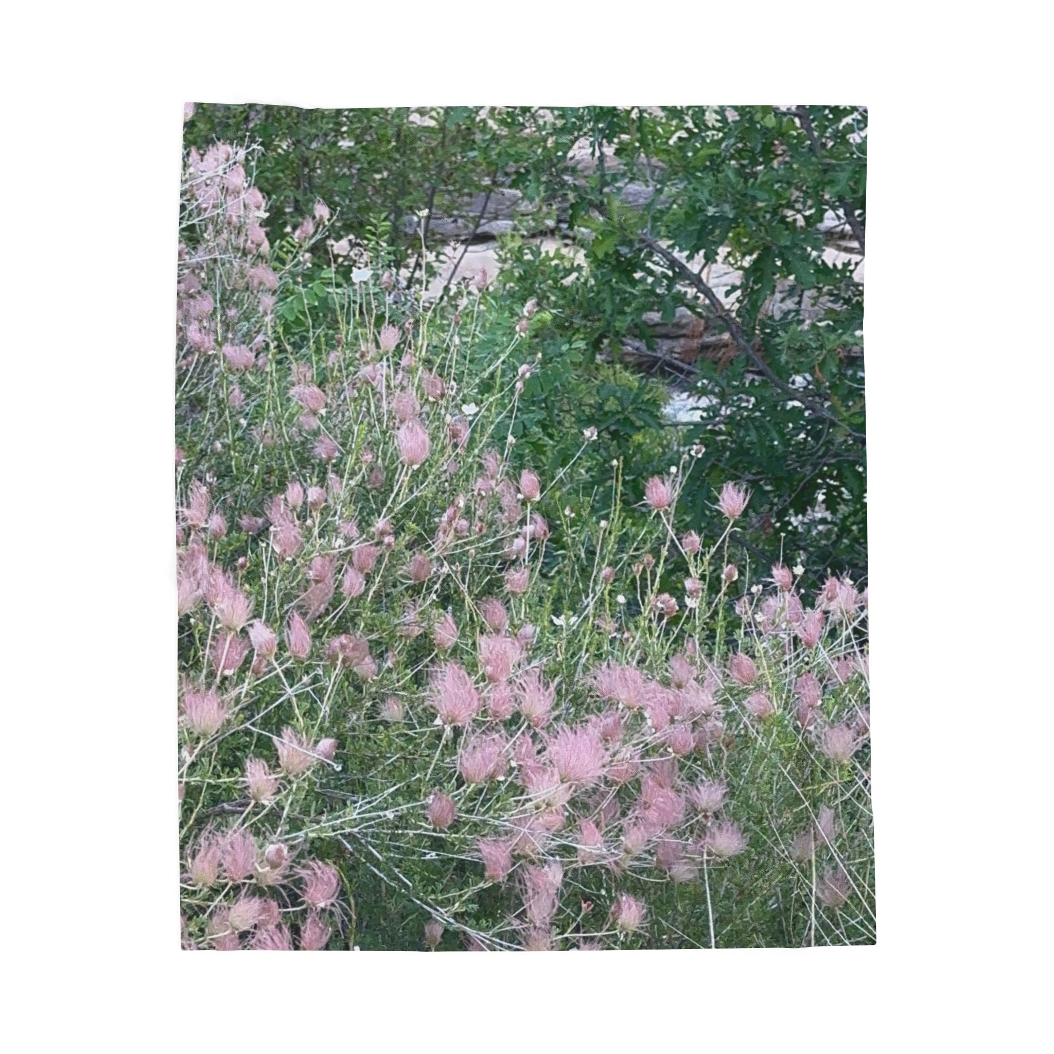 Soft Floral Velveteen Blanket – Cozy Home Décor, Gift for Nature Lovers, Elegant Throw for Relaxation, Pink Floral Design