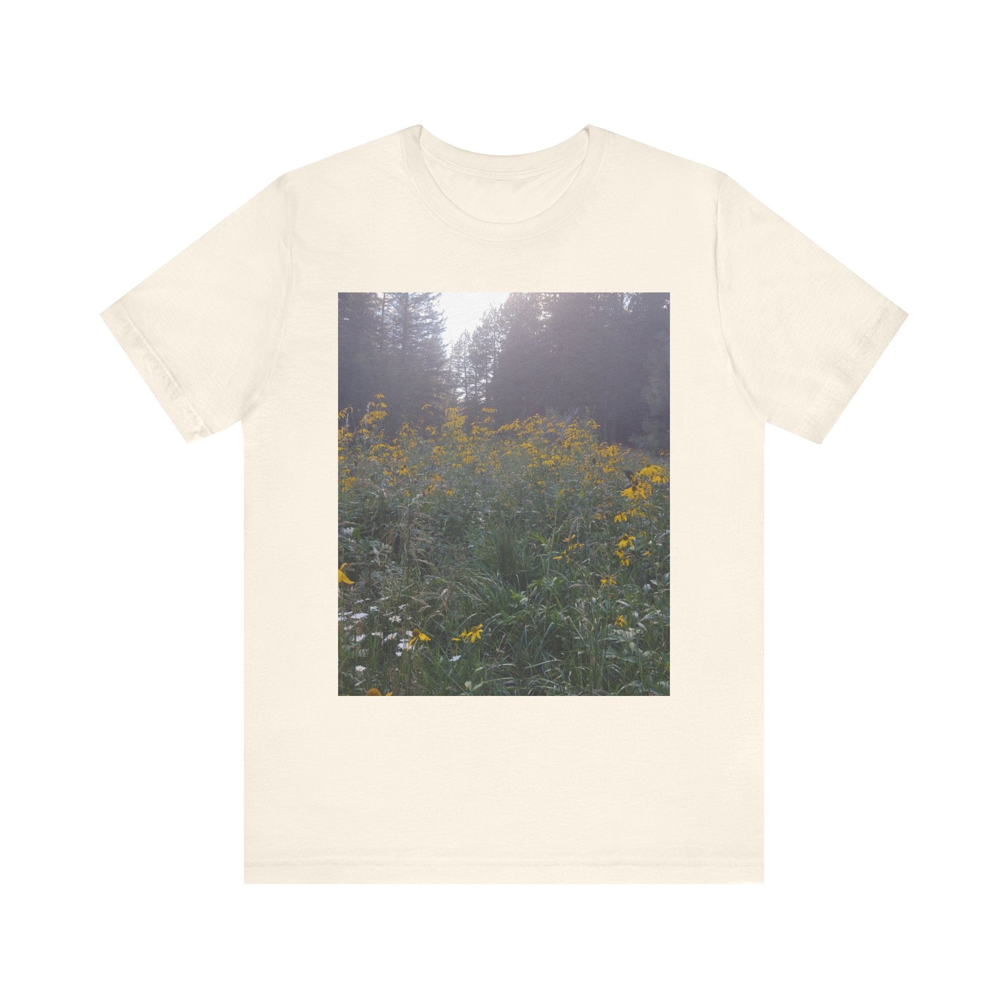 Nature-Inspired Unisex Tee - Perfect for Nature Lovers, Summer Outings, Outdoor Events, Gifts for Friends, Eco-Conscious Fashion