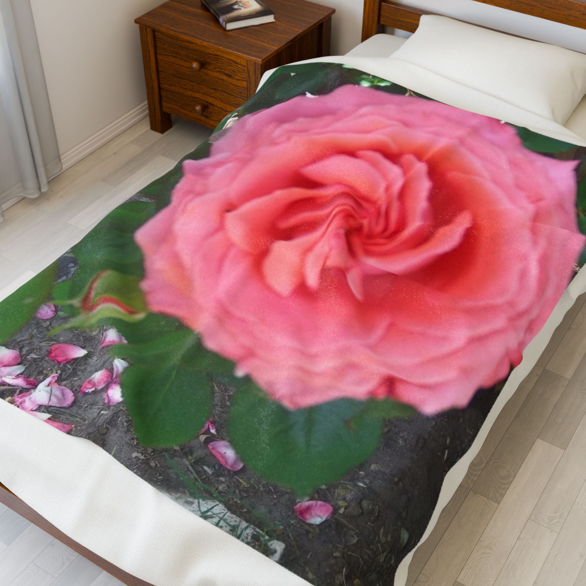 Cozy Floral Velveteen Plush Blanket - Soft Rose Design for Home Decor, Gift for Her, Winter Snuggles, Bed & Couch Accessory