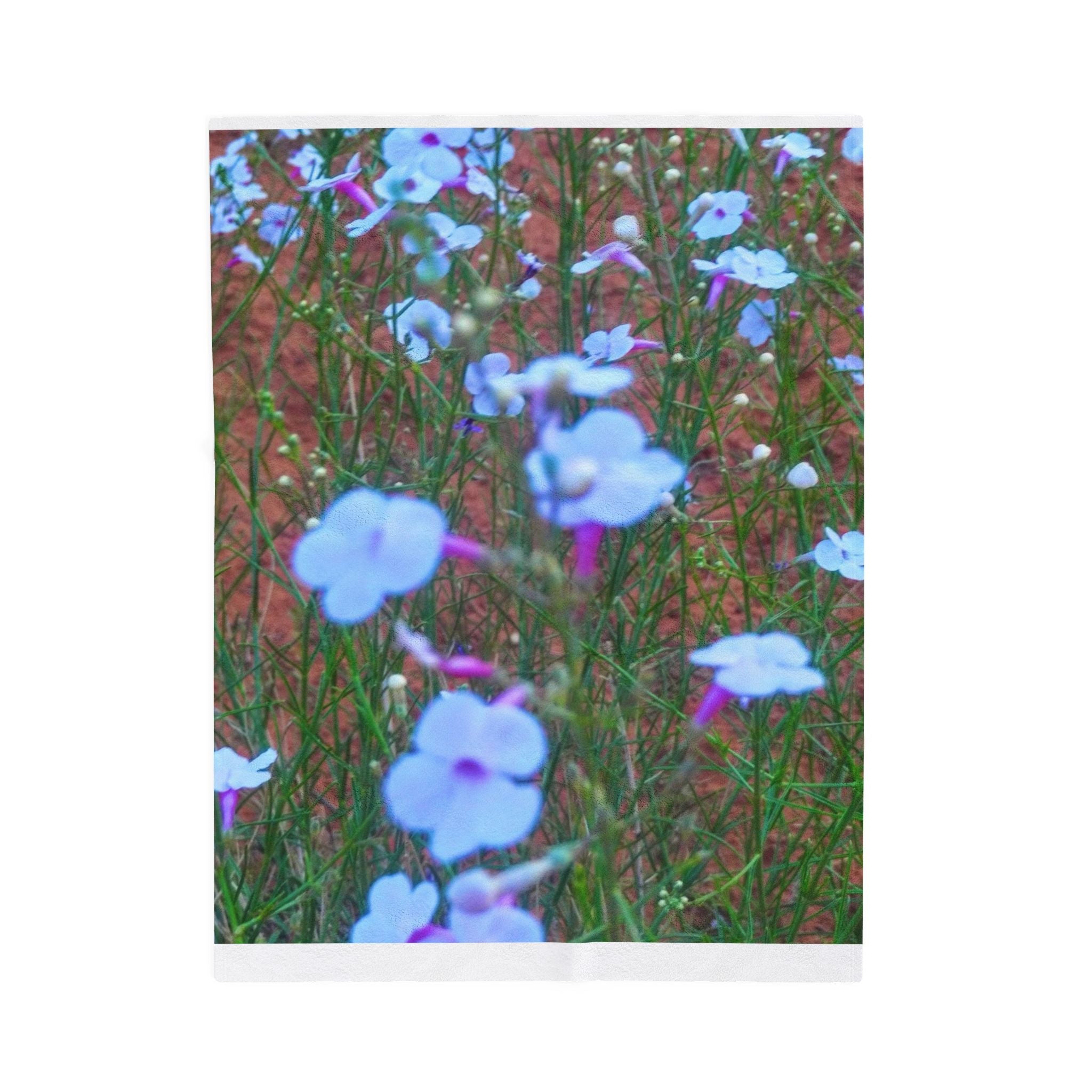 Cozy Floral Velveteen Blanket for Home Decor, Soft Throw for Living Room, Perfect Gift for Birthdays, Weddings, and Housewarmings